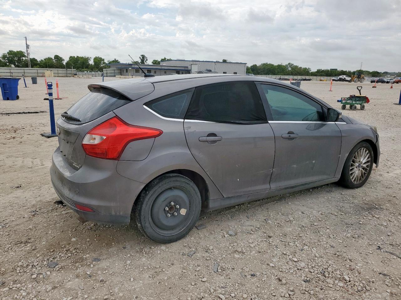 FORD FOCUS TITANIUM