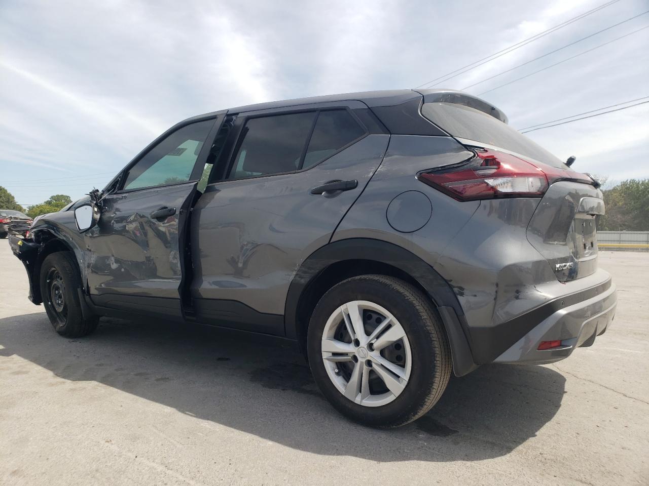 NISSAN KICKS S