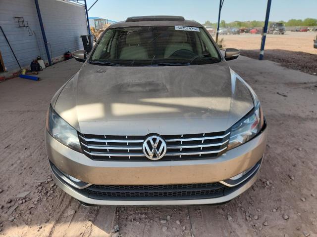 2015 VOLKSWAGEN PASSAT SE 1VWBV7A38FC028631