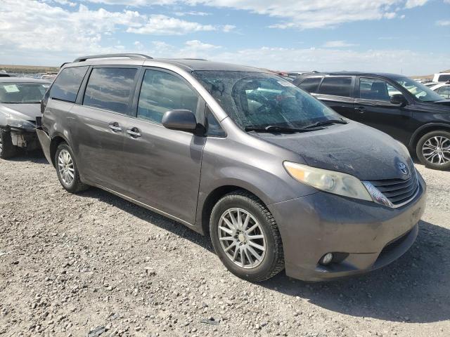 2011 TOYOTA SIENNA XLE - 5TDYK3DC1BS020082
