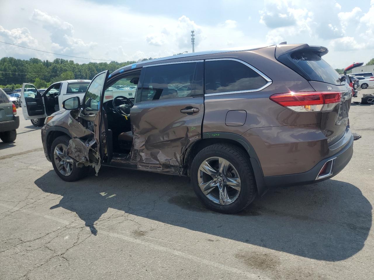 TOYOTA HIGHLANDER LIMITED