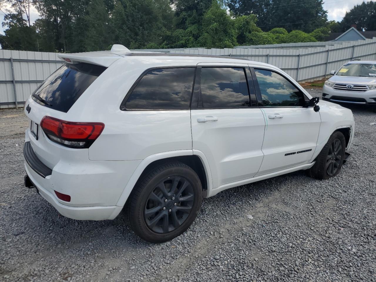 JEEP GRAND CHEROKEE LAREDO