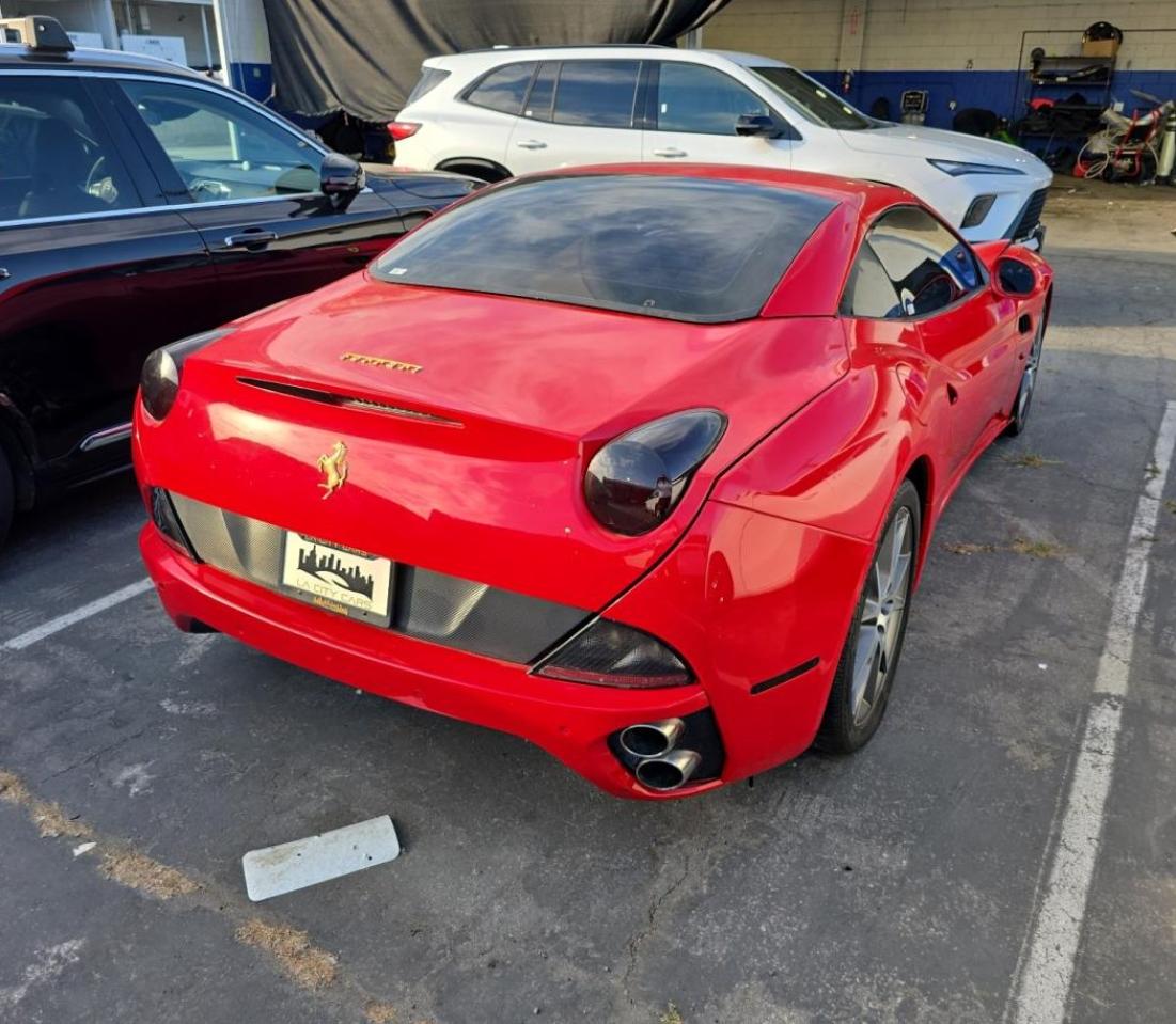 FERRARI CALIFORNIA