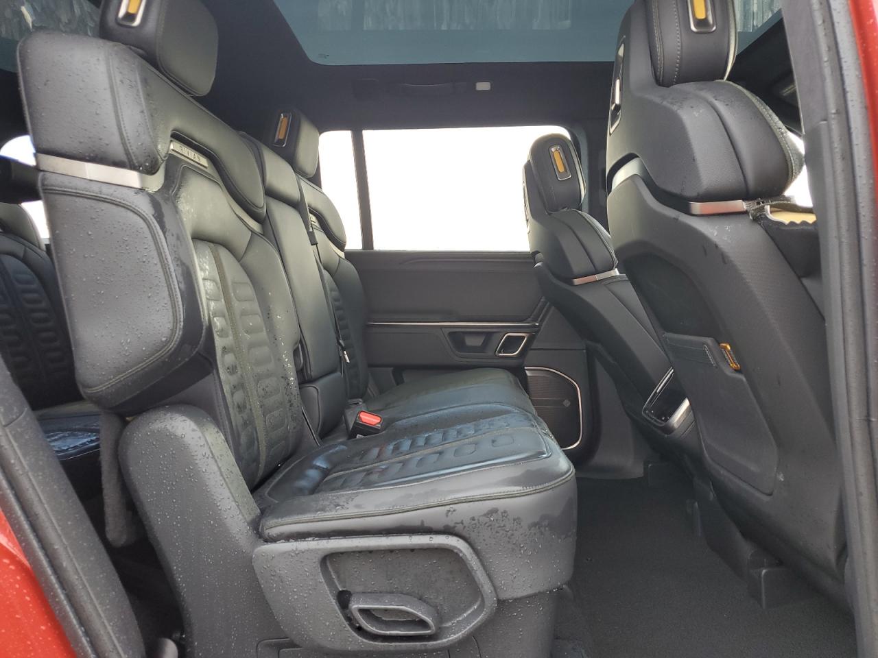 RIVIAN R1S ADVENTURE