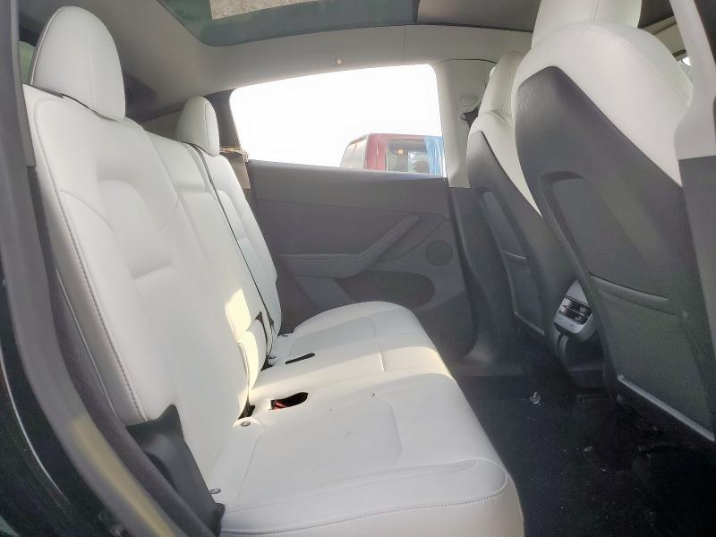 2024 TESLA MODEL Y 7SAYGDEE2RA237324