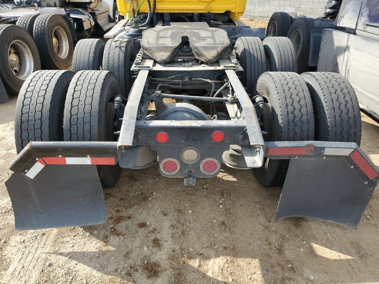 Lot #3281383042 2016 FREIGHTLINER CASCADIA 1