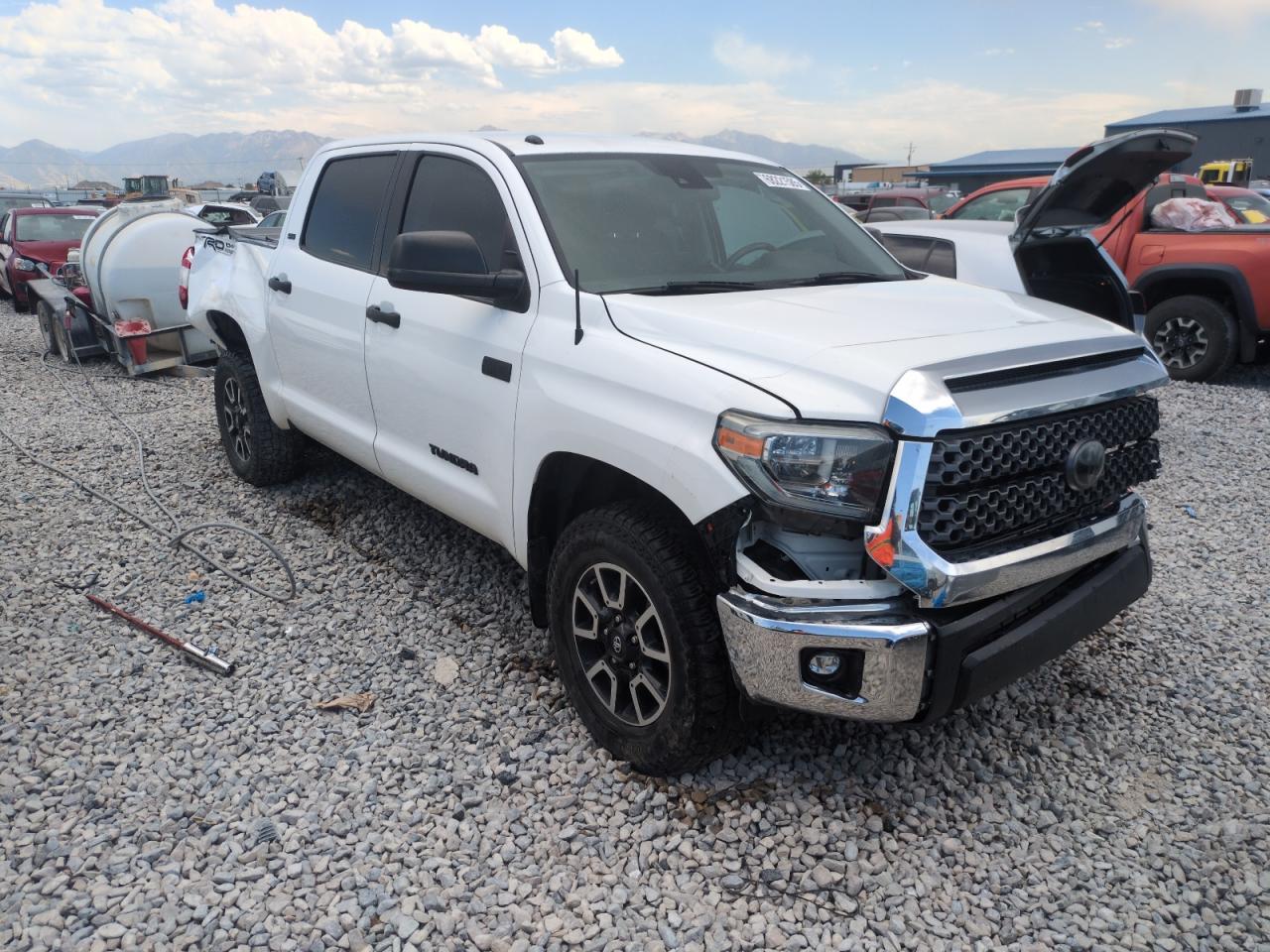 TOYOTA TUNDRA CREWMAX SR5