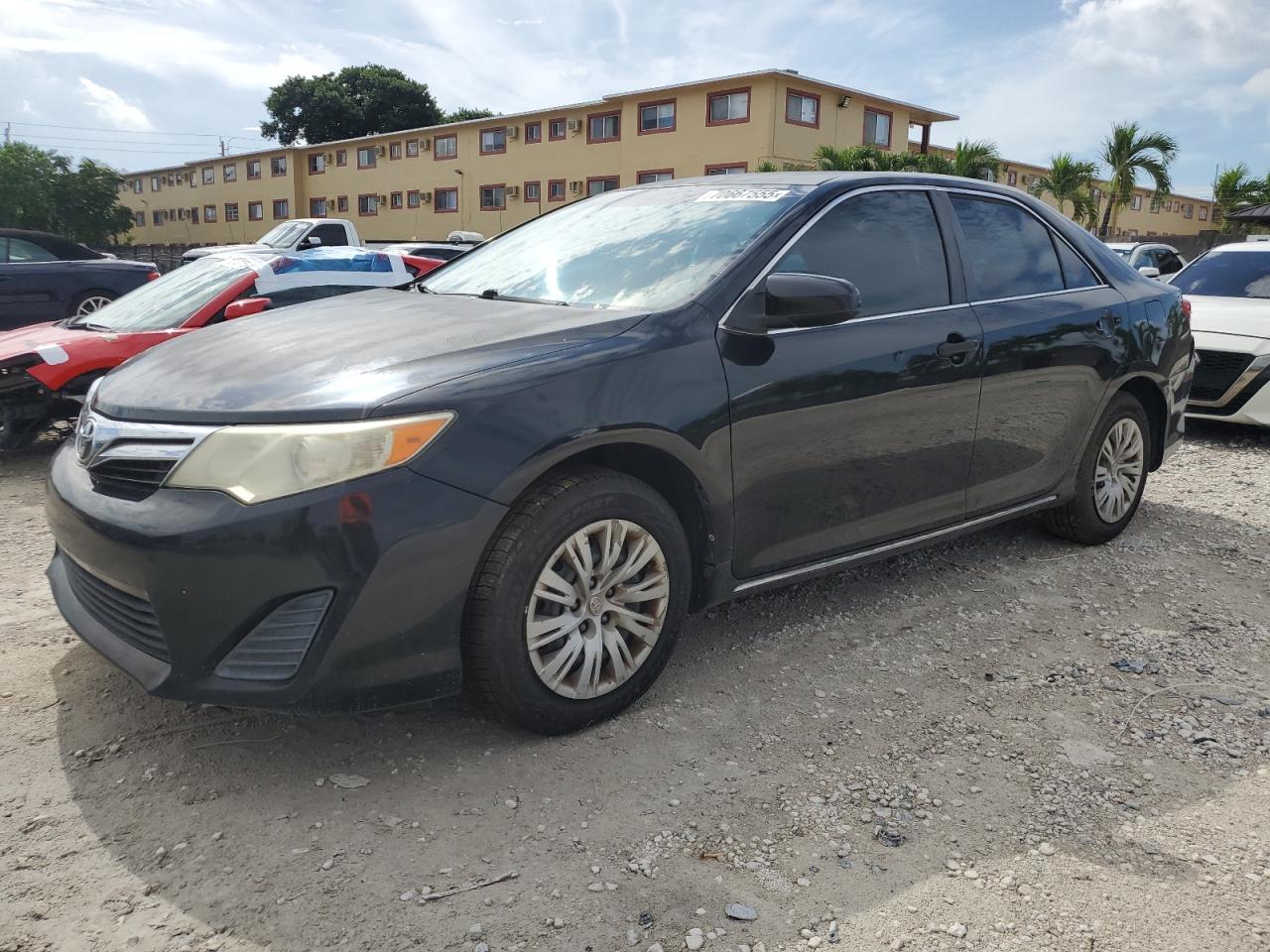 TOYOTA CAMRY BASE