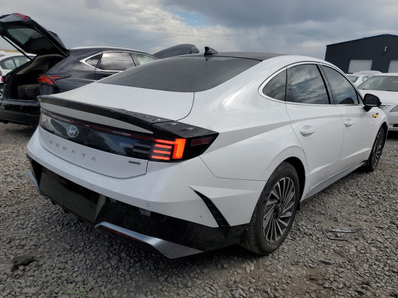 HYUNDAI SONATA HYBRID