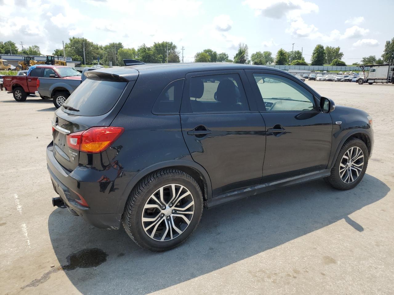 MITSUBISHI OUTLANDER ES