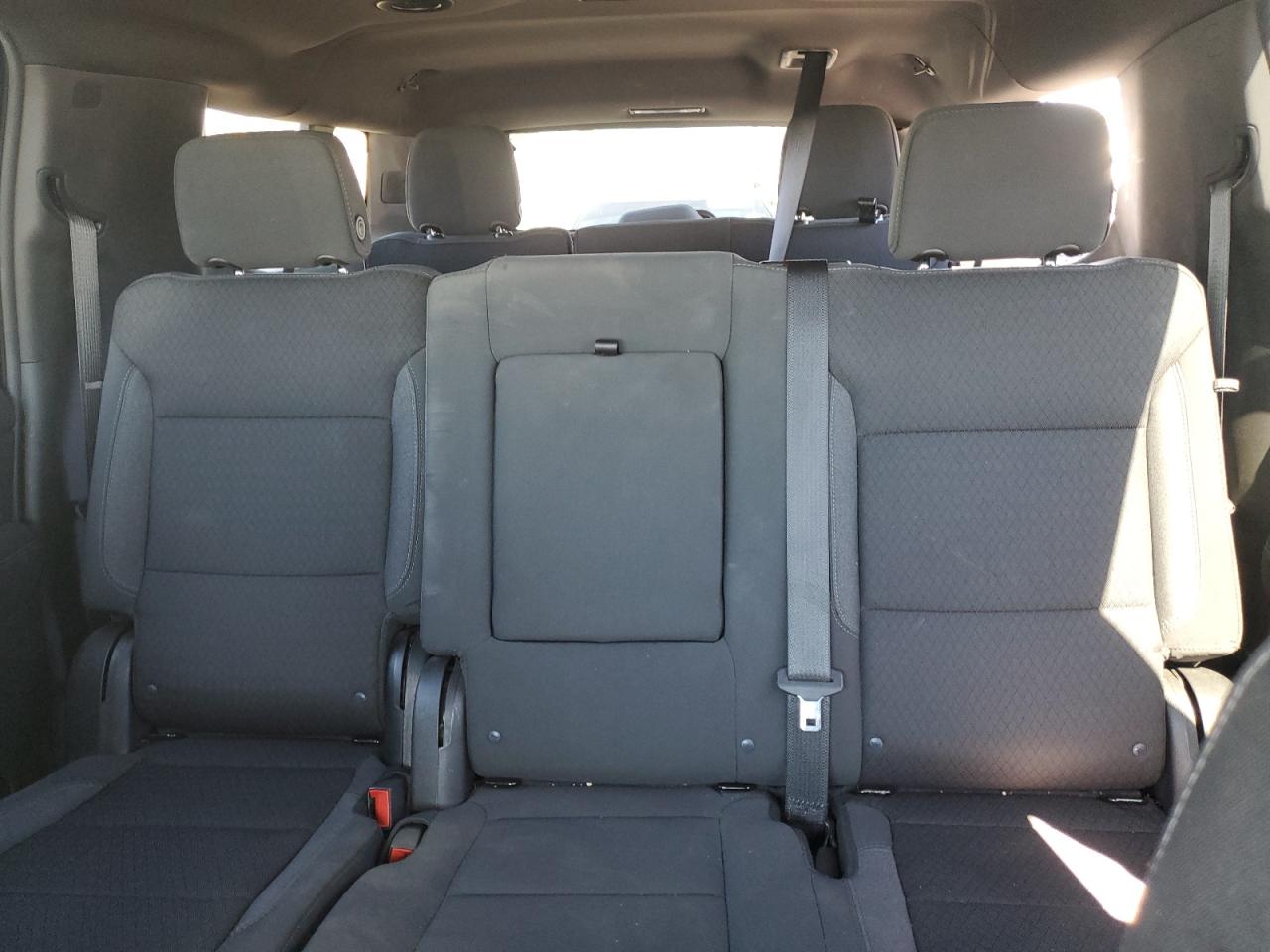 CHEVROLET SUBURBAN C1500 LS