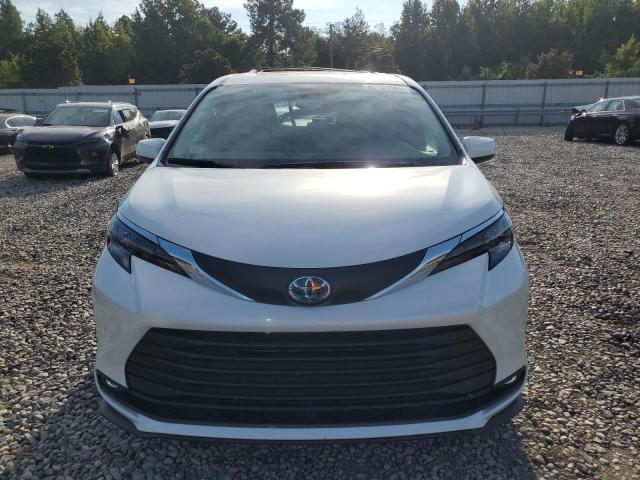 2025 TOYOTA SIENNA XLE 5TDJRKEC2SS269318