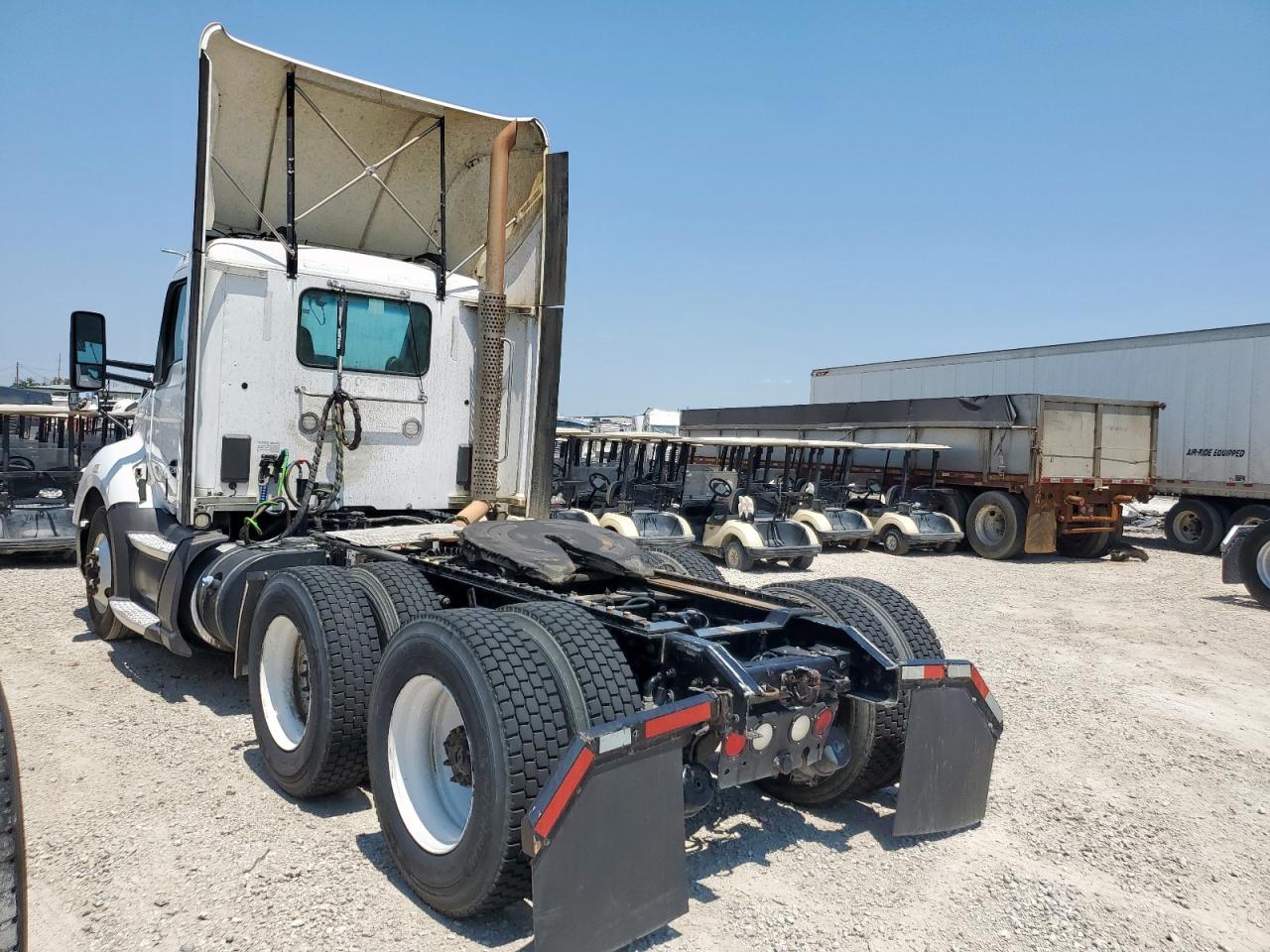 Lot #3317762093 2017 KENWORTH T680