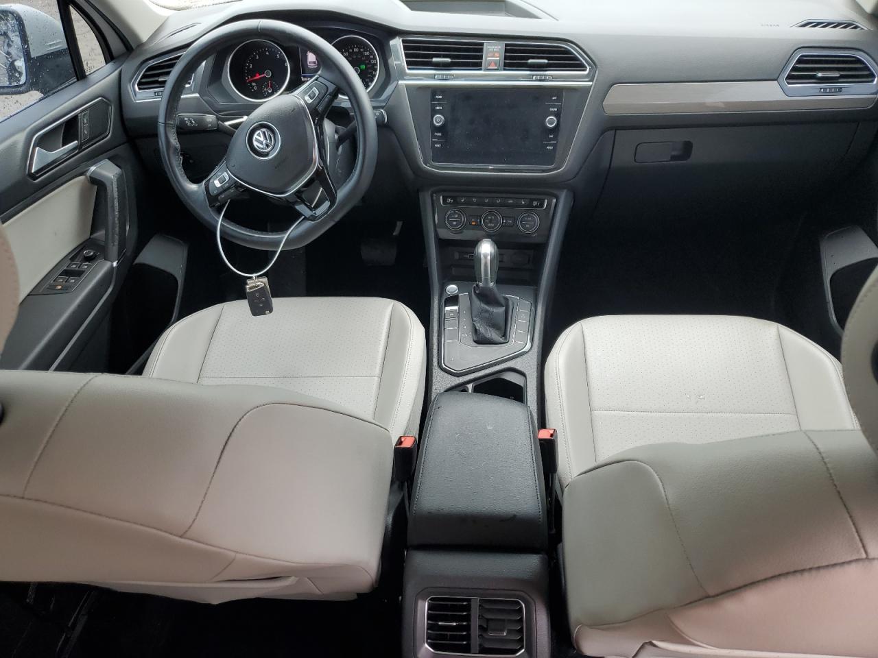 VOLKSWAGEN TIGUAN SE