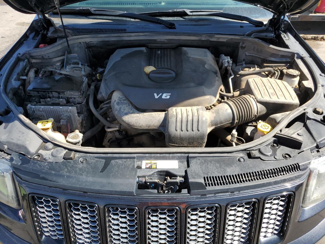 JEEP GRAND CHEROKEE LAREDO