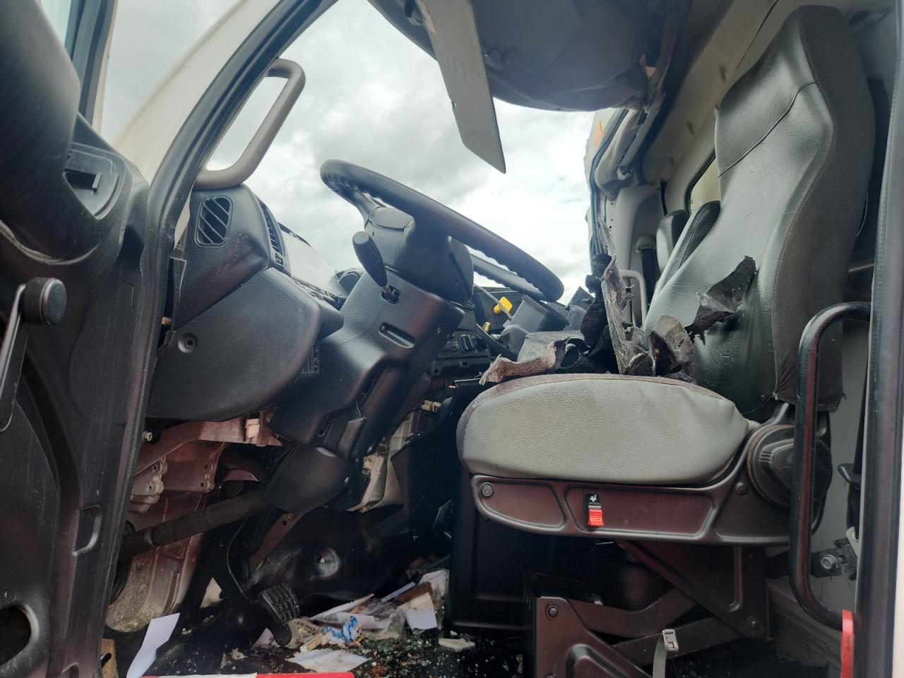 Lot #3302644006 2020 HINO 258/268