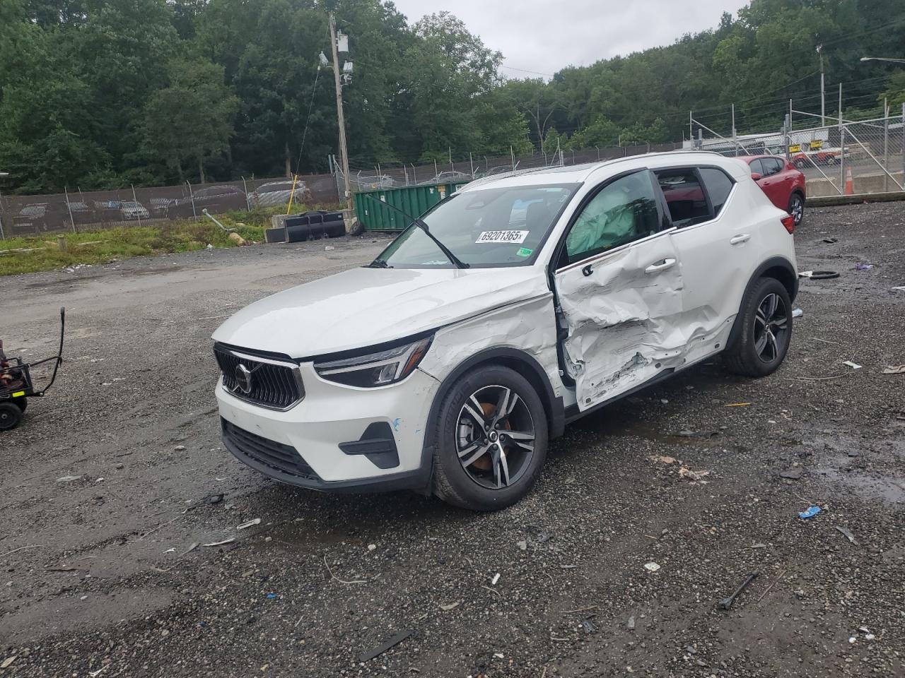 VOLVO XC40 CORE