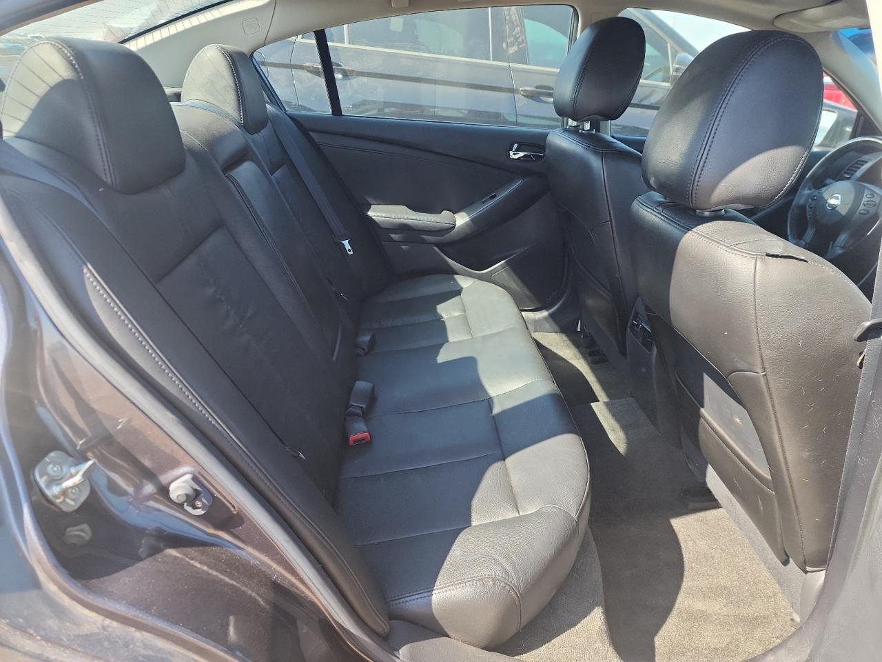 NISSAN ALTIMA BASE