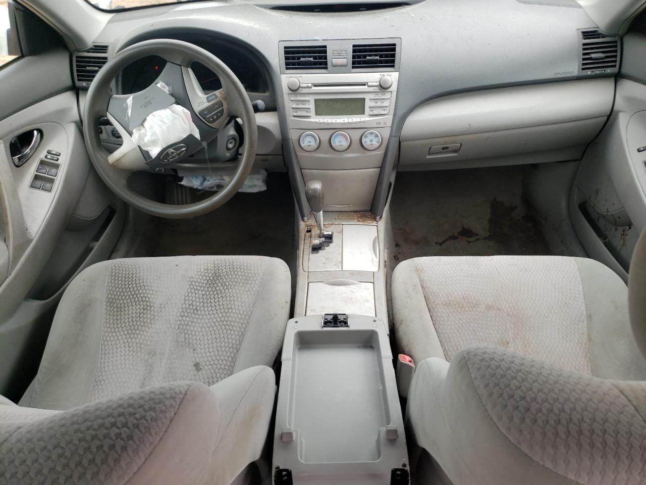 TOYOTA CAMRY BASE