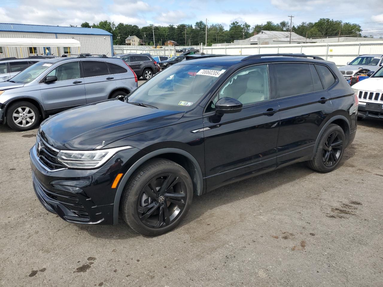 VOLKSWAGEN TIGUAN SE R-LINE BLACK