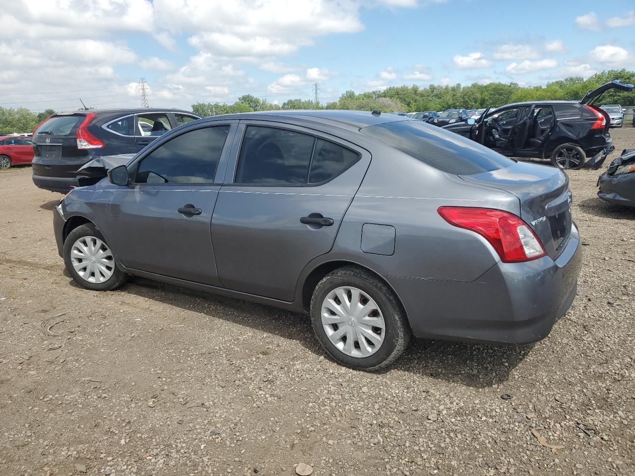 NISSAN VERSA S