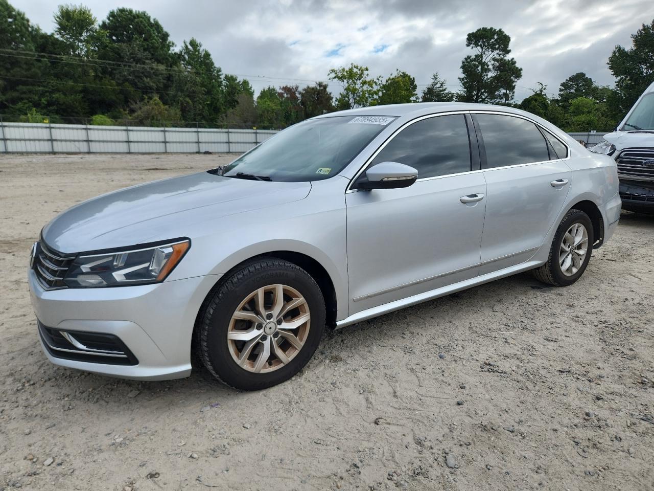 VOLKSWAGEN PASSAT S