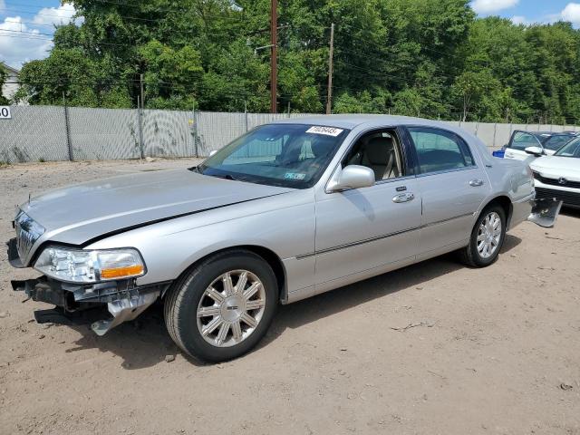 LINCOLN TOWN CAR SIGNATURE LIMITED