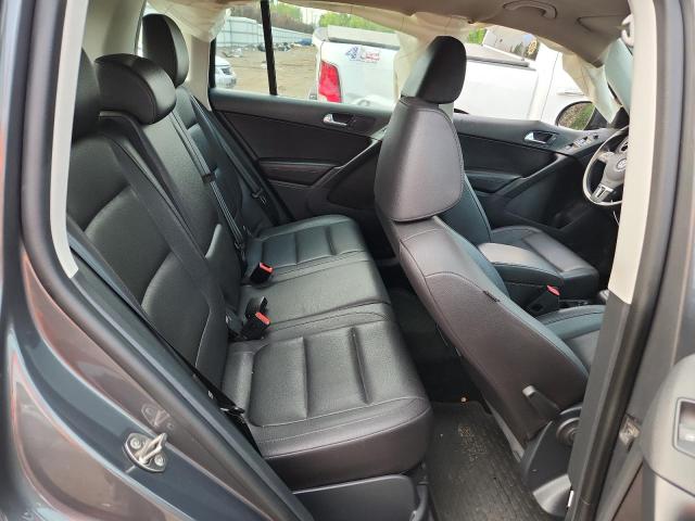 2016 VOLKSWAGEN TIGUAN S - WVGBV7AX2GW550138