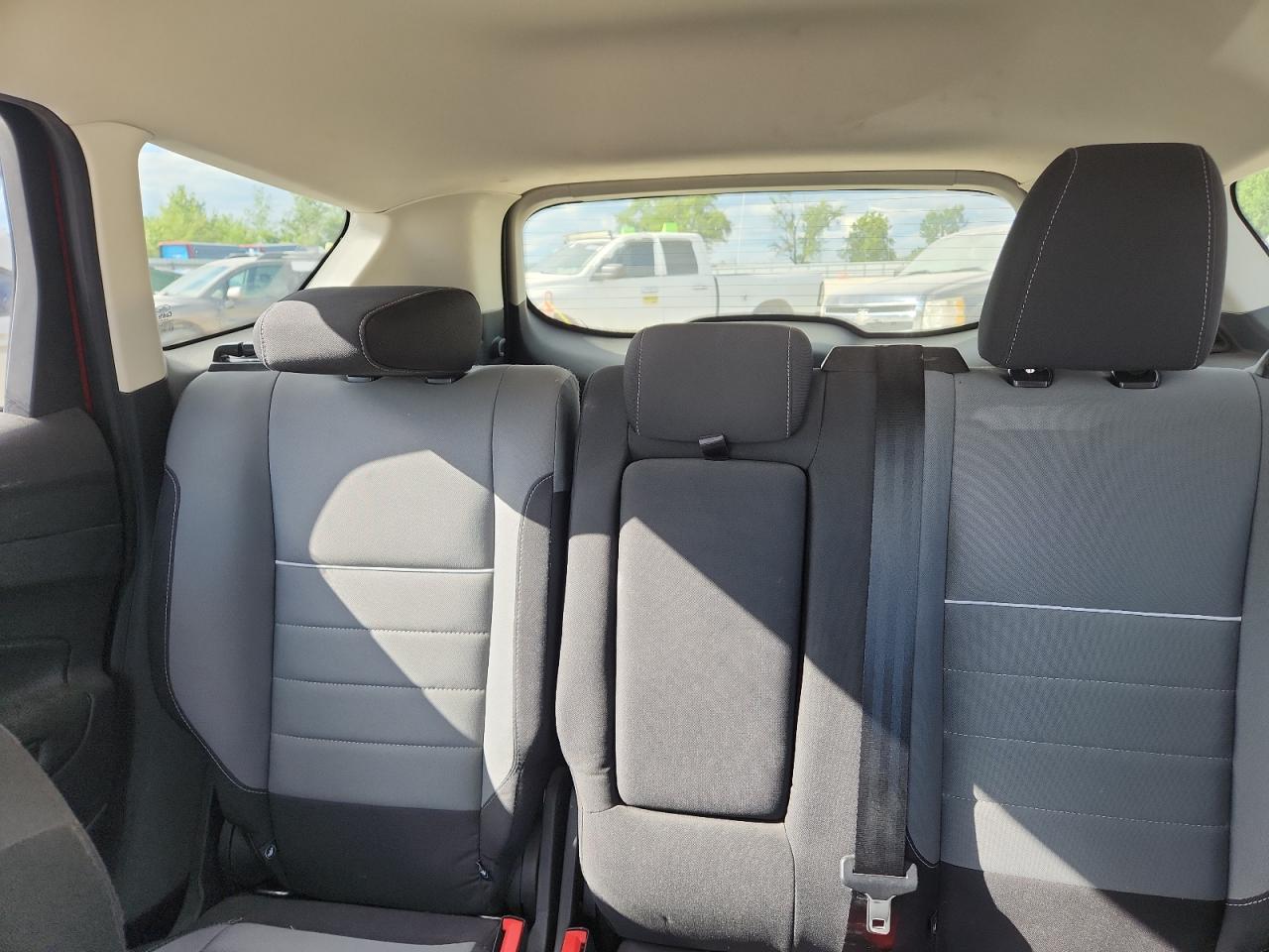 FORD ESCAPE SE