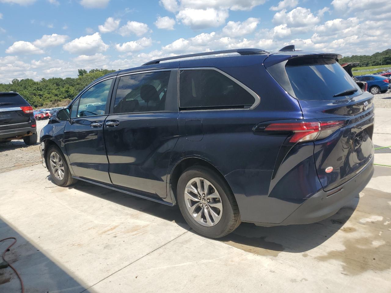 TOYOTA SIENNA XLE
