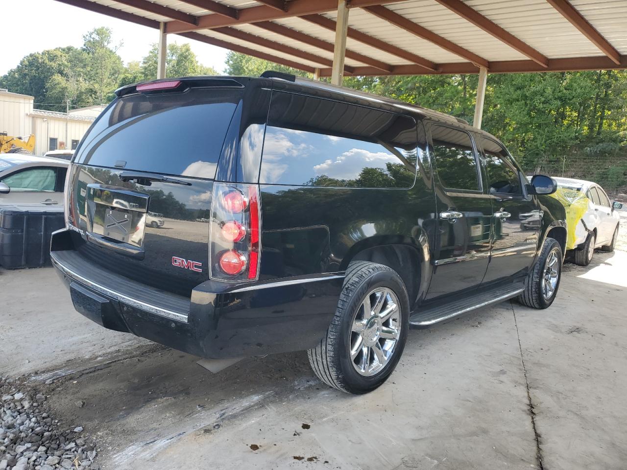 GMC YUKON DENALI