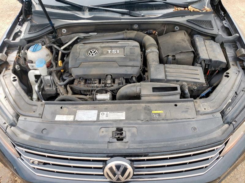 2017 VOLKSWAGEN PASSAT R-L 1VWDT7A38HC047200