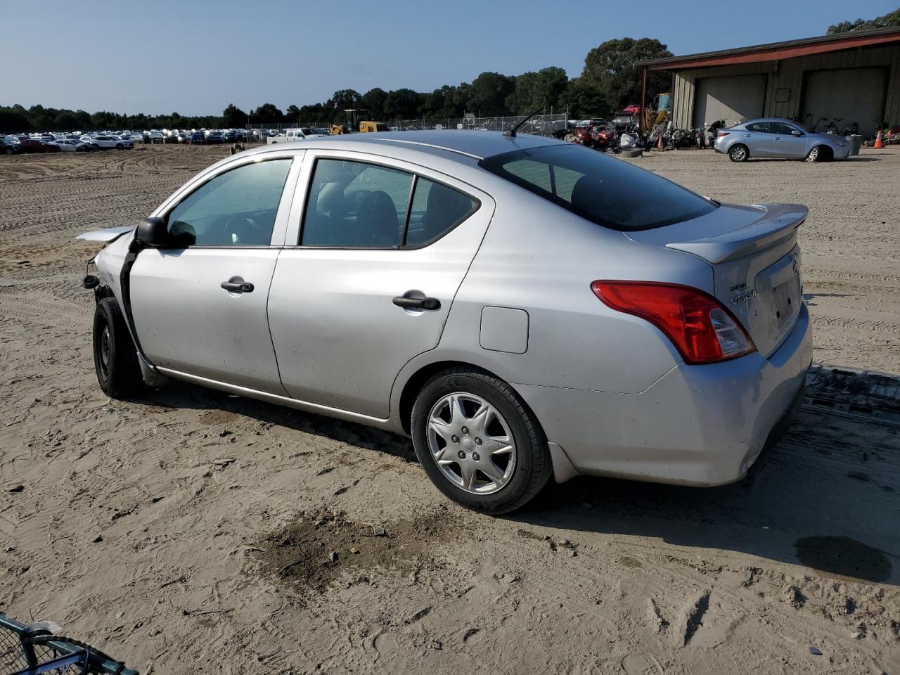 NISSAN VERSA S