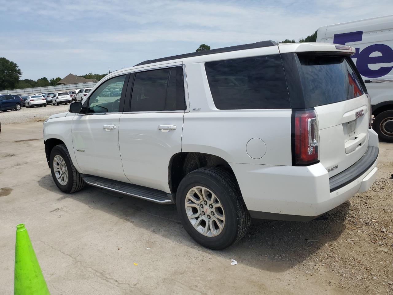GMC YUKON SLT