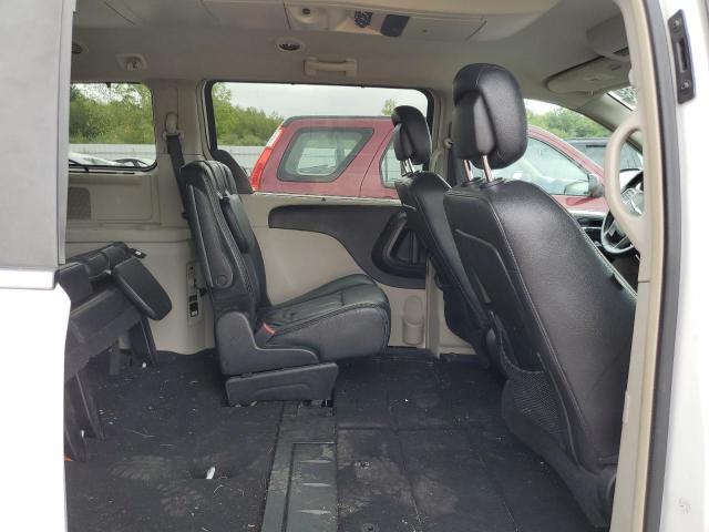 2015 CHRYSLER TOWN & COU 2C4RC1BG7FR664714