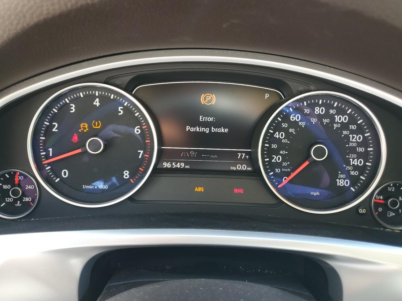 VOLKSWAGEN TOUAREG SPORT