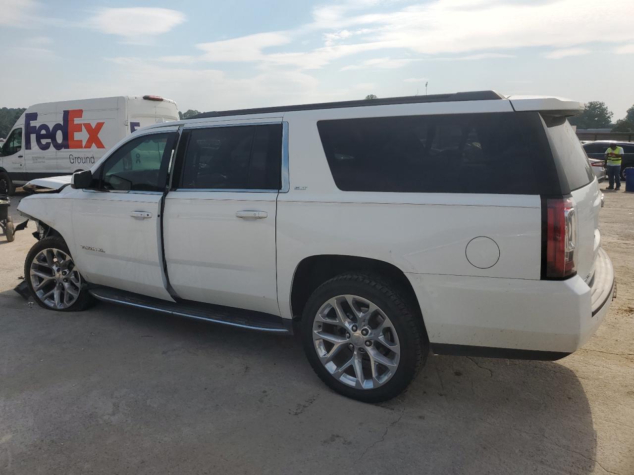 GMC YUKON C1500 SLT