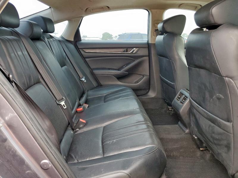 2018 HONDA ACCORD TOU 1HGCV2F99JA051218