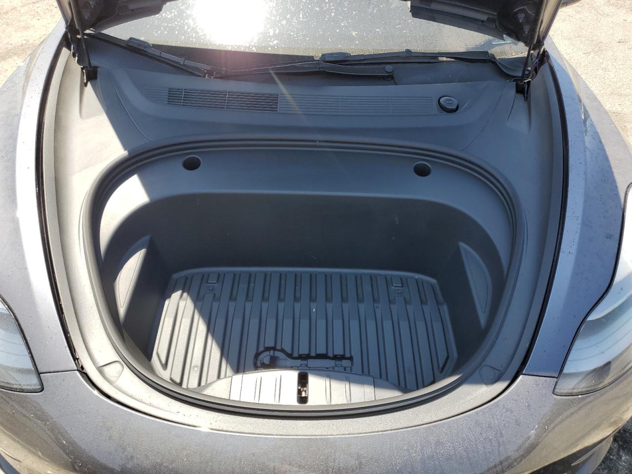 Lot #3304572438 2023 TESLA MODEL 3