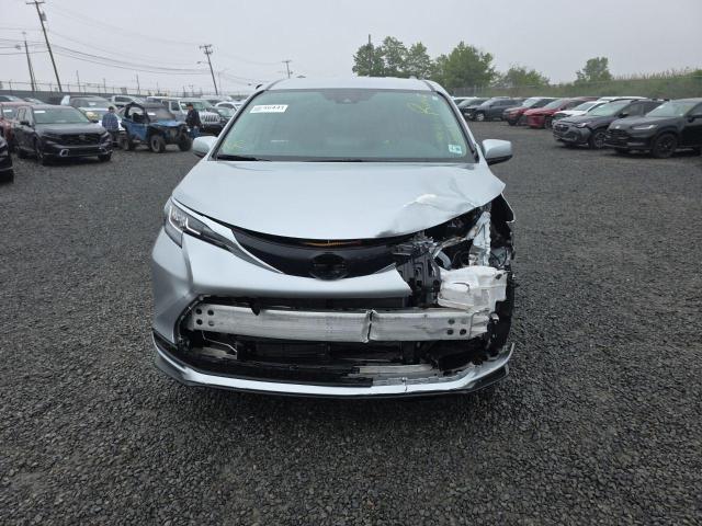 2023 TOYOTA SIENNA LE 5TDKRKEC6PS148710