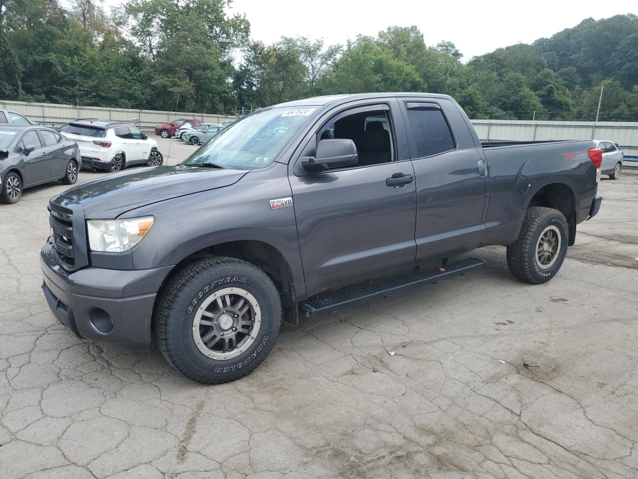 TOYOTA TUNDRA DOUBLE CAB SR5