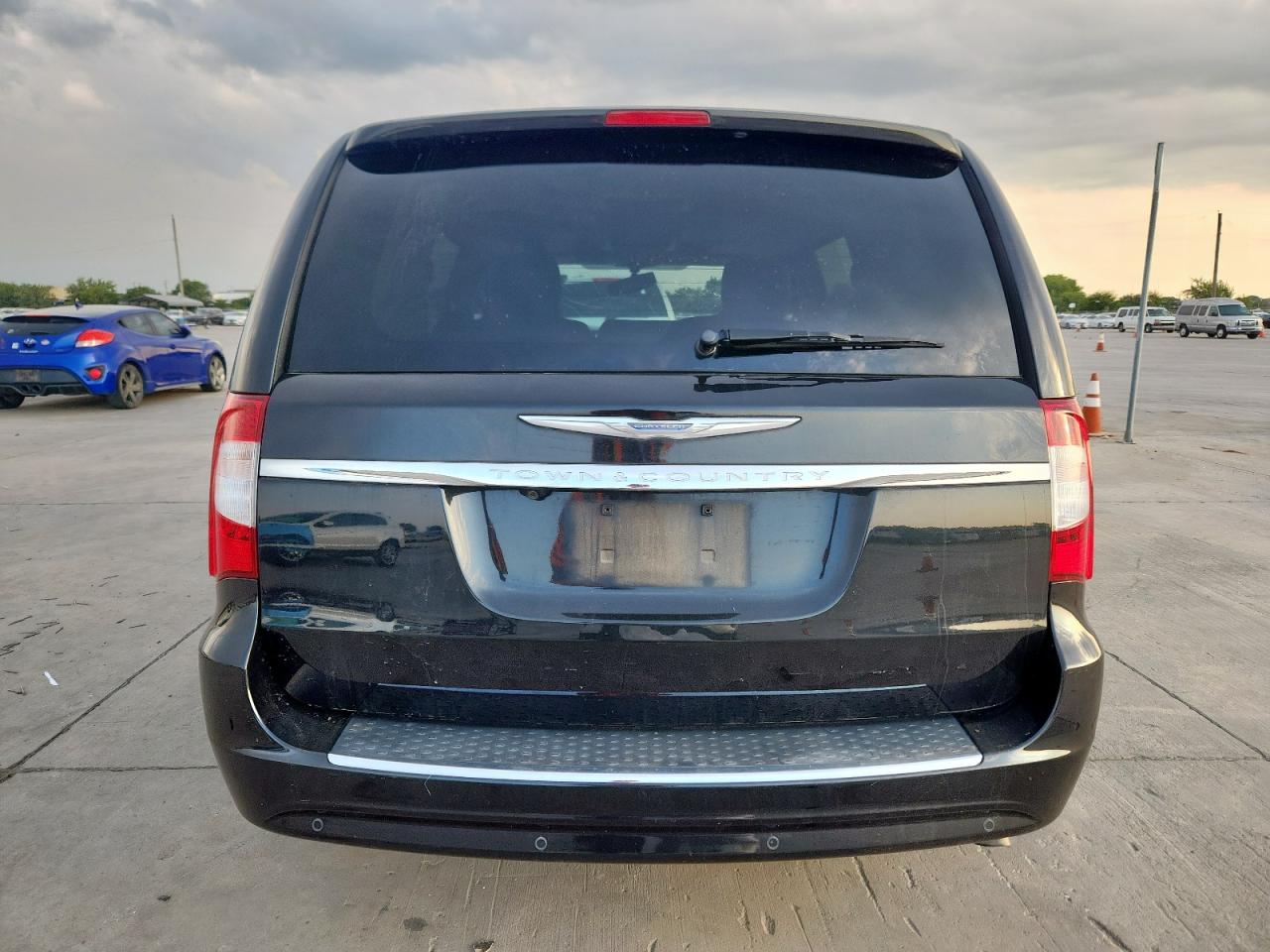 CHRYSLER TOWN & COUNTRY TOURING L