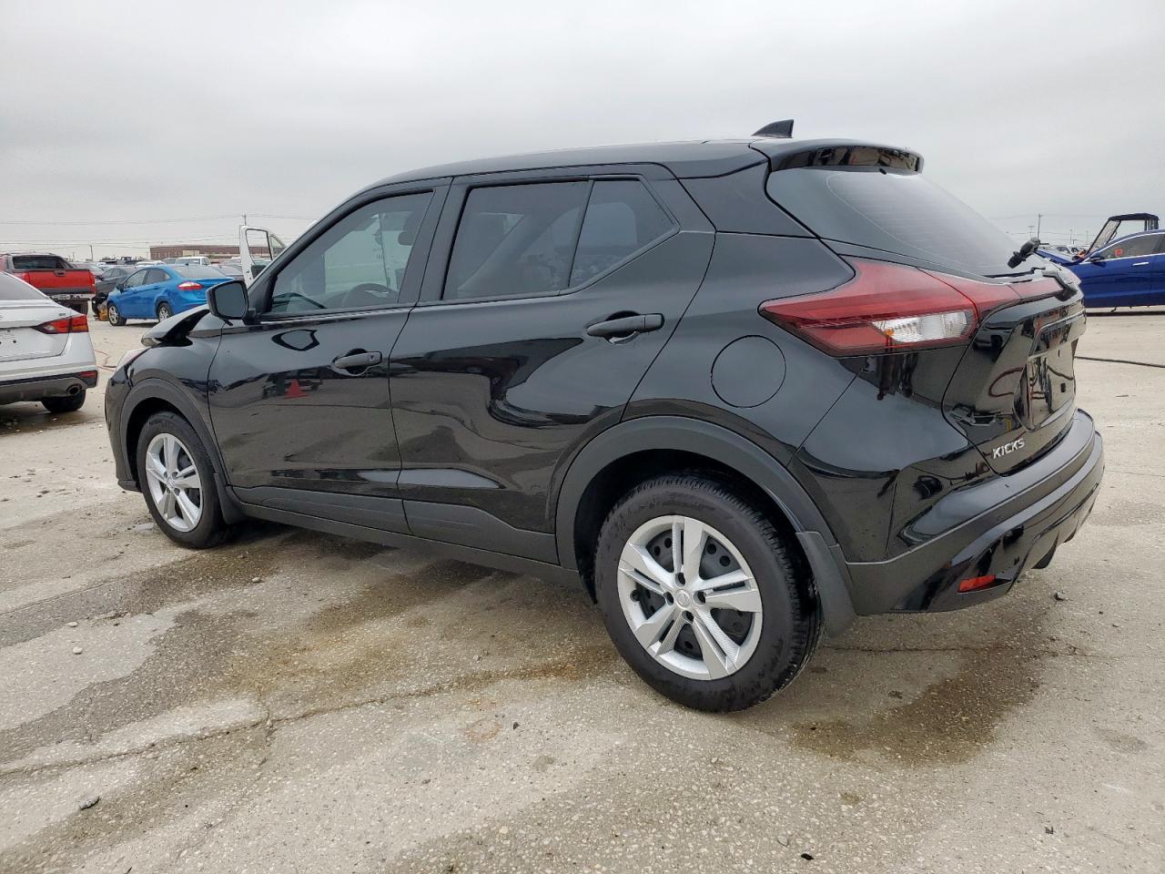 NISSAN KICKS S