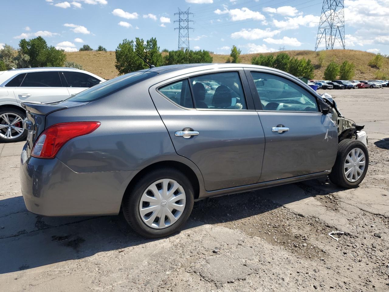 NISSAN VERSA S