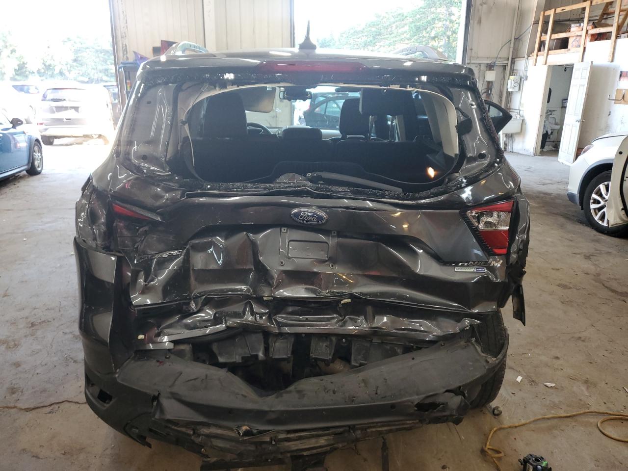 FORD ESCAPE TITANIUM