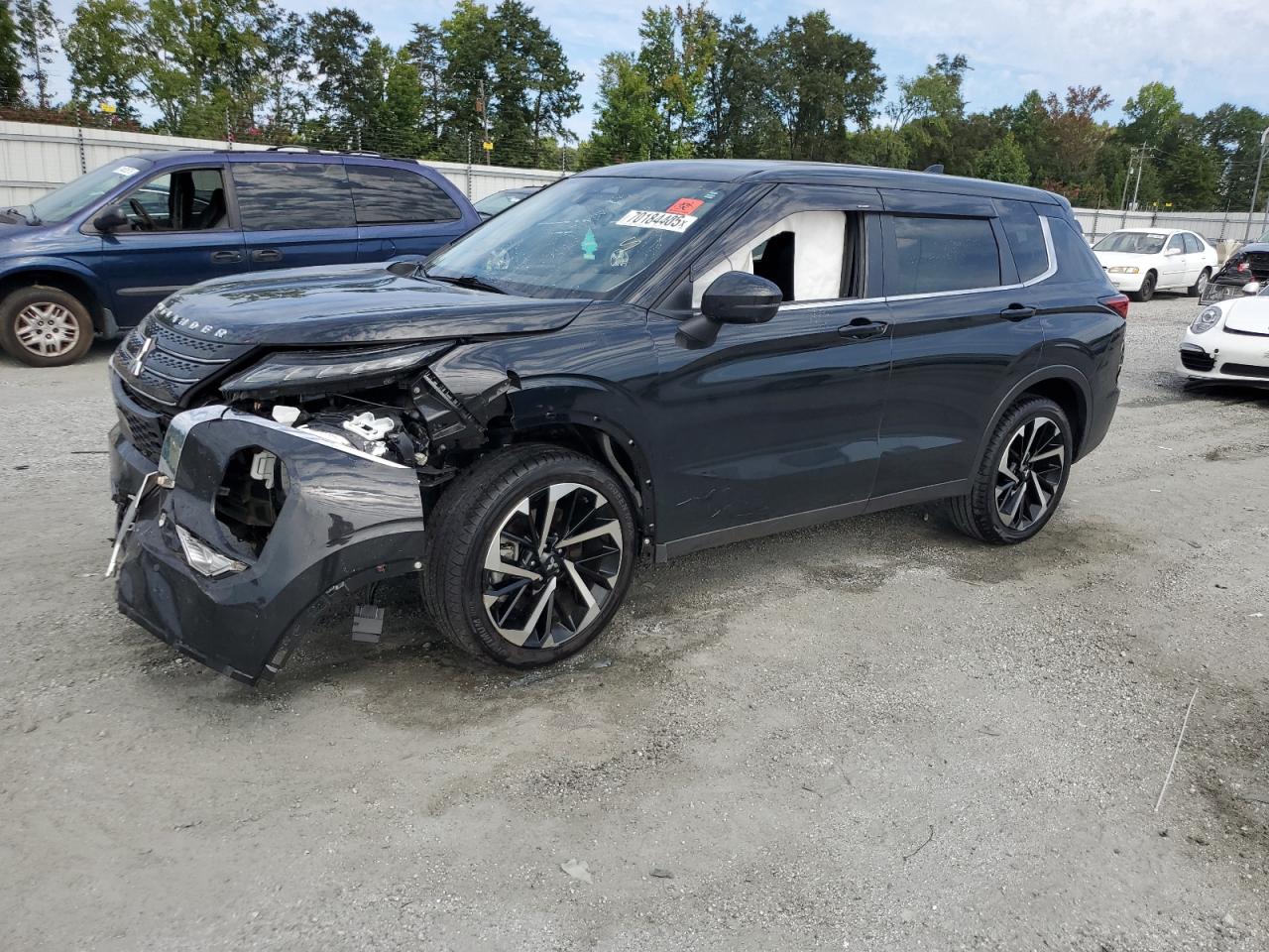 MITSUBISHI OUTLANDER SE