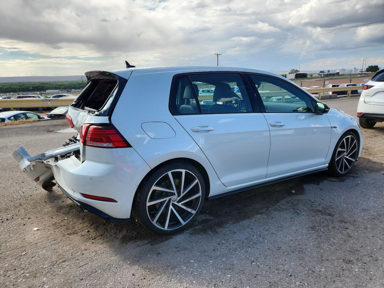 VOLKSWAGEN GOLF R