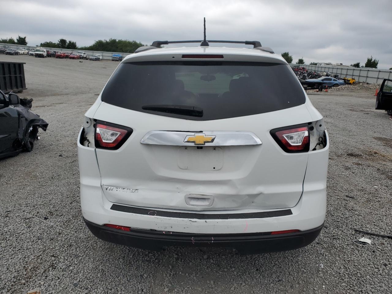 CHEVROLET TRAVERSE LS