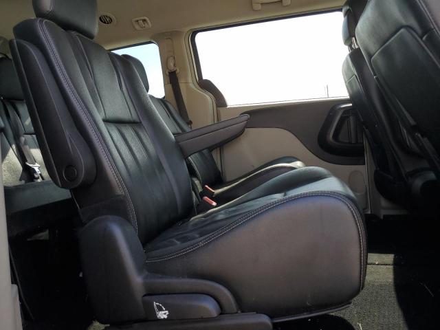 2016 CHRYSLER TOWN & COU 2C4RC1BG2GR298601