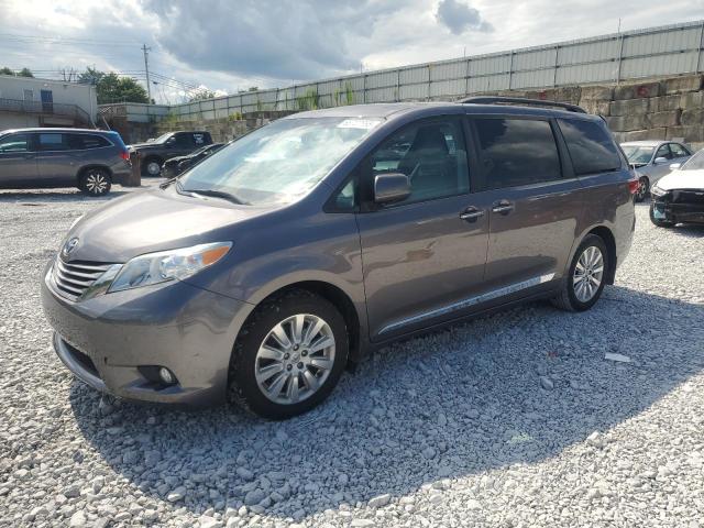 TOYOTA SIENNA XLE
